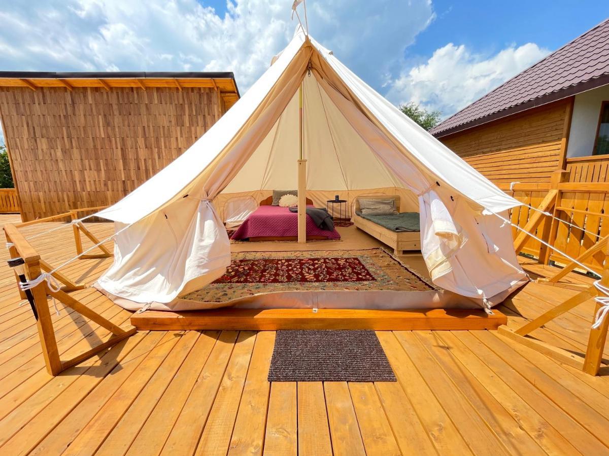 ホテル Glamping Agapia Agapescu エクステリア 写真